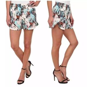 ❤️ FRENCH CONNECTION Women's Isla Ripple Shorts, Day Dream Multi Abstract Print